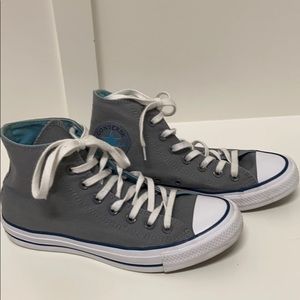 Converse high top woman’s size 9